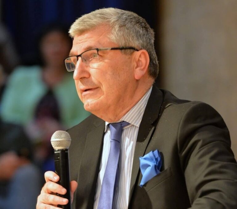 Илиян Василев: Калушев е гръмнат от службите като Трактора и Нотариуса!