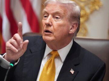 Случи се преди минути! Тръмп излезе и призова: Сега е…