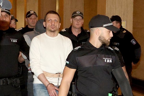 Д-р Хасърджиев с тежко обвинение: Умишлено е заразявал хора с…