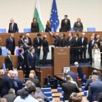 Журналисти: Парламентът се превръща в казарма от времето на Живков