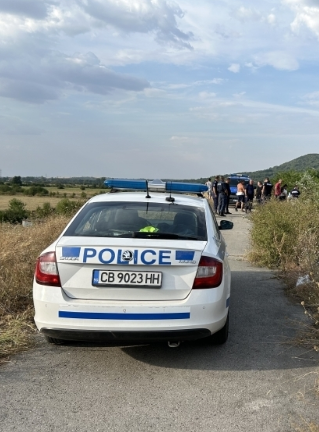 ИЗВЪНРЕДНО! Намериха ТРУП – полицията блокира целия район във…