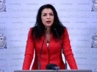 Ваня Григорова се пусна по бански от плажа и разгорещи мрежата Снимка