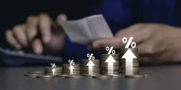 Кабинетът „Радев“ замразява минималната заплата до 2028 г., ето на колко
