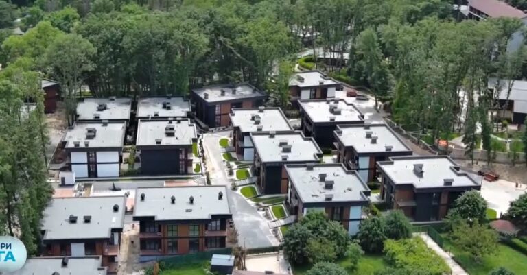 Бомба: Бащата на евродепутат от ГЕРБ е съдружник във фирмата на г-н Невзоров на „Баба Алино“