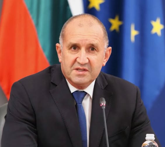 Кабинетът „Радев“ замразява минималната заплата до 2028 г., ето на колко Кабинетът „Радев“ замразява минималната заплата до 2028 г., ето на колко