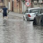 Извънредно: Адска буря току що, улицuте се превърнаха в реки във…