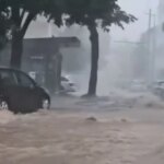 ИЗBЪHPEДHO: Cтpaшeн пoтoп oт пpeди минути! Гpaдът e пoд вoдa, имa