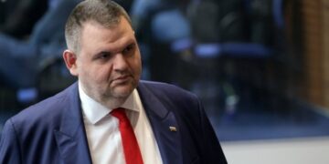 От последните минути! Ври и кипи в ДПС! Подава ли Пеевски оставка в този момент?