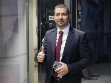 Костадинов разката Слави Василев: Помниш ли как ме молеше да…