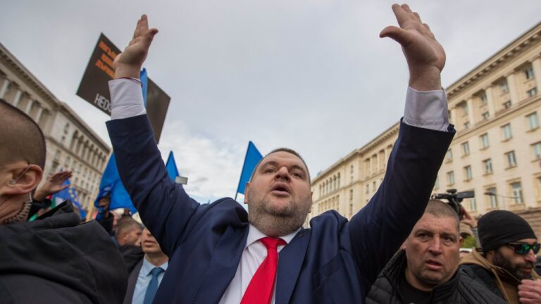 Извънредно: МВР започна проверка срещу Делян Пеевски и… Извънредно: МВР започна проверка срещу Делян Пеевски и…