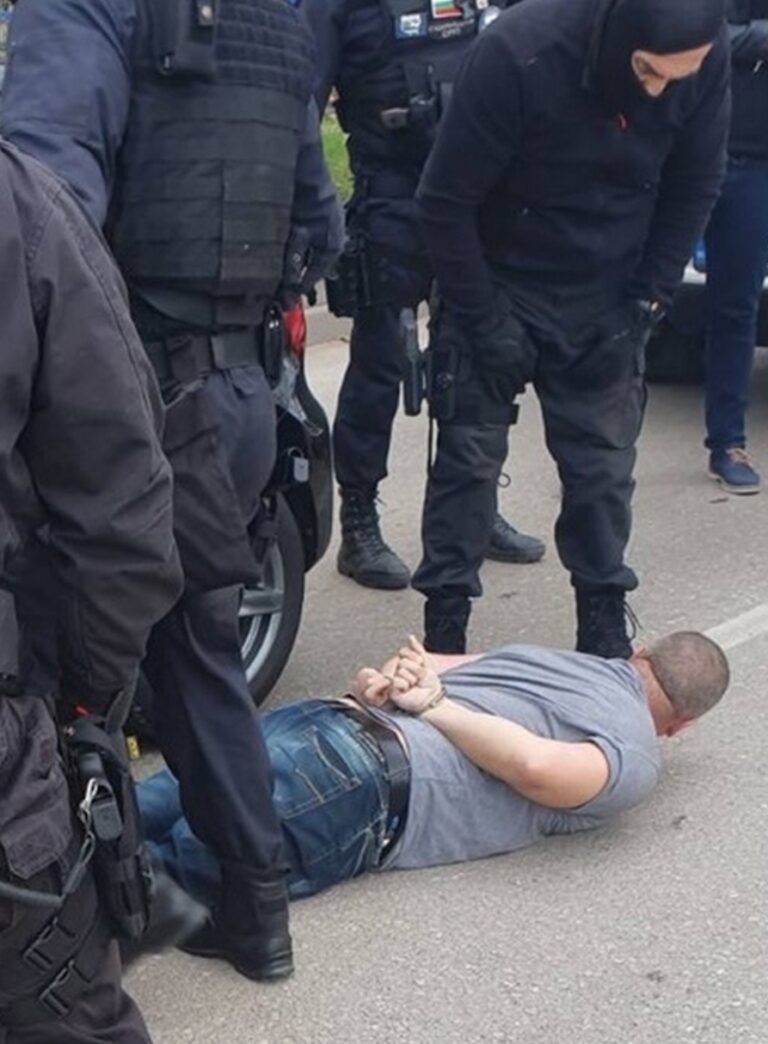Извънредно! Две спецакции разтърсиха София, арестуваха петима бандити за… Извънредно! Две спецакции разтърсиха София, арестуваха петима бандити за…