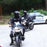 Пет куршума за строител и съпругата му, измамил десетки с жилища