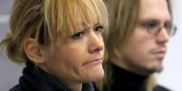 Виждали ли сте синът на Албена Денкова и Максим Стависки? Ето как изглежда и защо майка му не смее да го доведе в България! (Снимка)