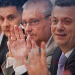 Бюджет 2026 удря част от работещите бедни: Потят се цяла година, признават им половината трудов стаж, режат им отпуските