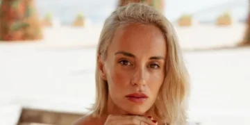 Радина Кърджилова подпали плажа с перфектна фигура по бански