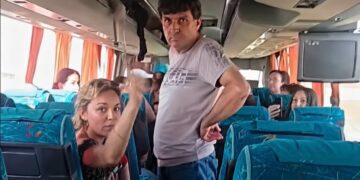 Скандал с Рая Пеева в автобуса: Тя псува шофьора, той ѝ удари шамар (ВИДЕО)