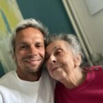 Део прати баба си в старчески дом заради…