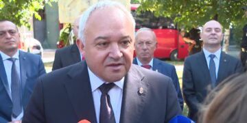 Демерджиев с нови разкрития: Десислава Атанасова е пътувала с…
