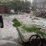 За минути всичко замина: Градушка удари това място в България, бурята се насочи към…