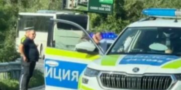 Жена загина при тежка катастрофа, а две деца са в болница