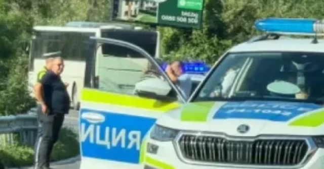 Жена загина при тежка катастрофа, а две деца са в болница