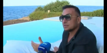 Чудовищен ураган помля бутиковата вила на Константин на морето! ВИДЕО: