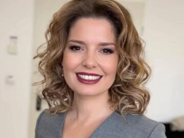 Най-сетне се показа с мъж! Алекс Сърчаджиева отново се усмихва след 5 години самота – вижте колко са сладки заедно!