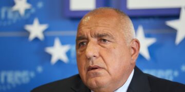 От последните минути! ГЕРБ удрят най-силният човек на Радев