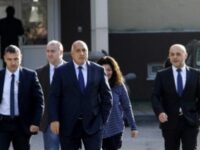 разпознаваем депутат напуска парламента, защото…