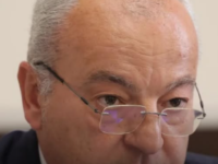Приходите не могат да догонят разходите и затова се получава дефицит, заяви Гълъб Донев в предаването „Панорама“ по БНТ